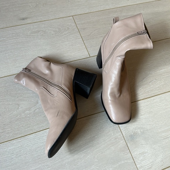 Jeffrey Campbell Ankle Booties! - Picture 2 of 5